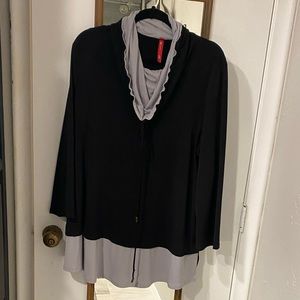 IC by Connie K.  Black and gray cow neck.XL